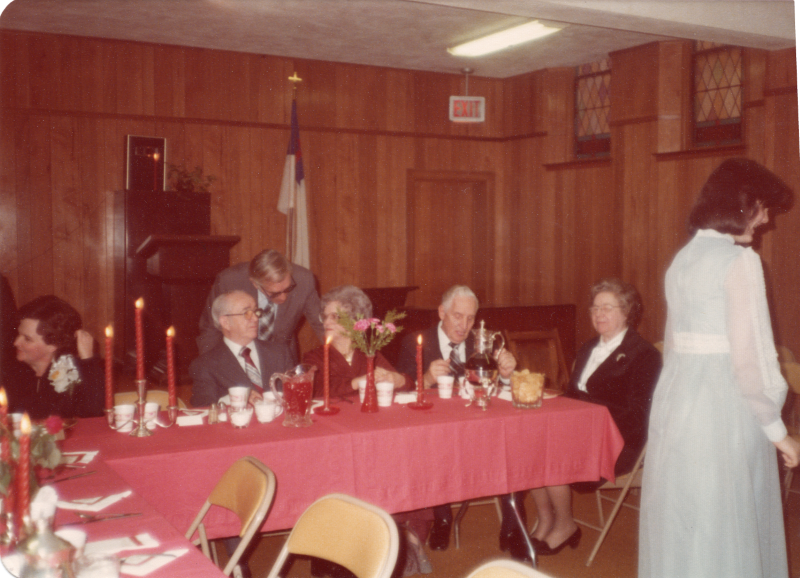 Congregants dine together