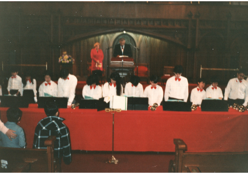 Bell choir performs